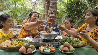 Thu Hoạch Bắp Chuối Trên Vùng Đất Mới Về Làm Nồi Lẩu Tôm Càng Cá Hú Thiệt Là Ngon |TKQ & Family T937