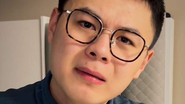 Sangat keras pada orang lain, sangat longgar pada diri sendiri