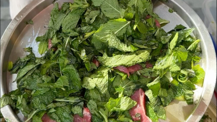 Mint beef on the streets of Hainan—so refreshing!