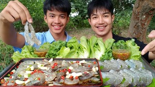 กุ้งตัวใหญ่ๆดองโชยุหอมๆ กับกุ้งสดกรอบๆเด้งๆ กินกับซีฟู้ดสุดแซ่บมากๆ