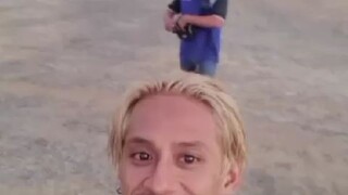 😁