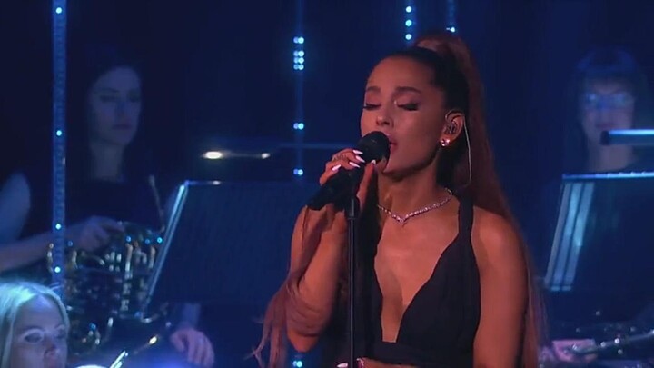 [Music][LIVE]<Love Me Harder+One Last Time>|Ariana Grande
