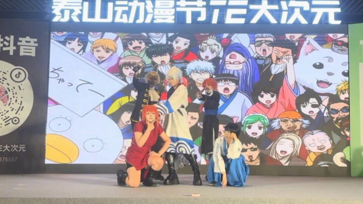 Gintama danced to Gangnam Style at the comic convention!