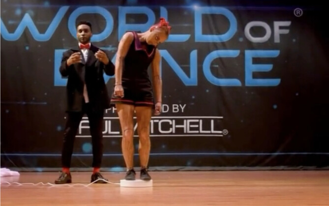 A flesh-and-blood frame-dropping puppet dance—creepy the more you think about it!