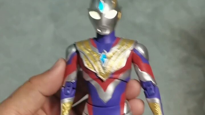 【Mid-Motion Ultraman Triga】Full-Motion Display