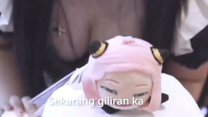 Hola minnasan~ Siapa nih yang hobinya ngedance, nyanyi, dan cosplay kayak aku Da