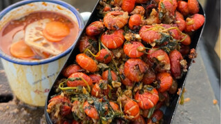 Makanan lezat muncul