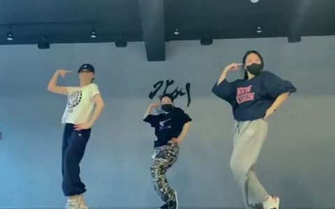 泳知 《Sweetest Pie》