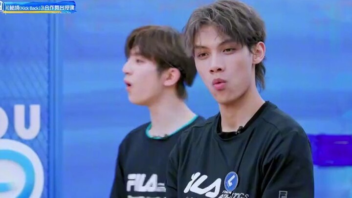 นักแข่งเรียกลิซ่าว่า “พี่สาวซา” ลิซาถึงกับหน้าเหวอ: “ทุกคนอายุน้อยกว่าฉันเหรอ?”