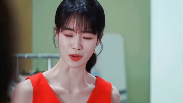Who can relate! Office workers would be so happy to have a boss like Yeon-jin!