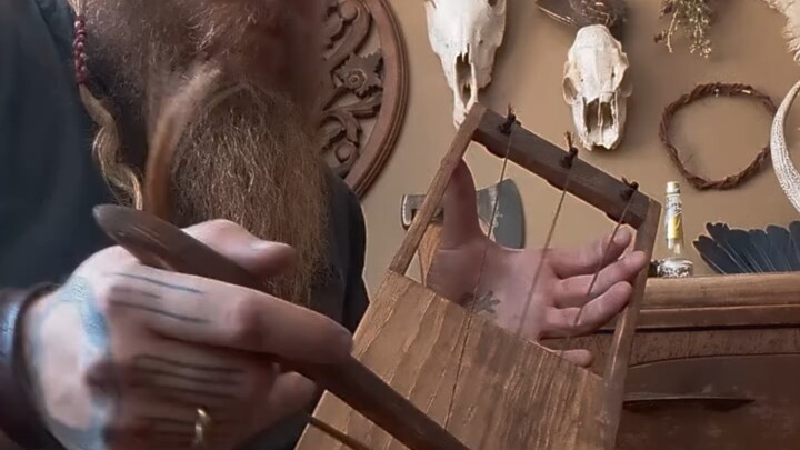 Đàn hạc Tagelharpa – nhạc cụ của hải tặc Viking thời cổ đại