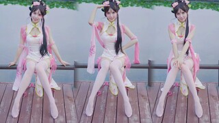 The hazy cheongsam girl is so attractive...