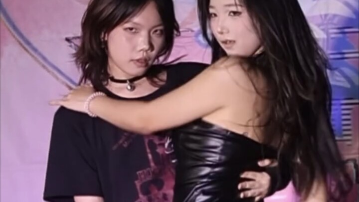 Tarian trouble maker dengan dua pemeran utama wanita yang penuh ketegangan seksual