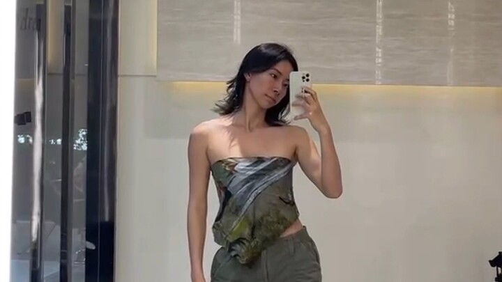 What’s it like to get 200 hugs in a single day? On this trip back home, I held my first official fan