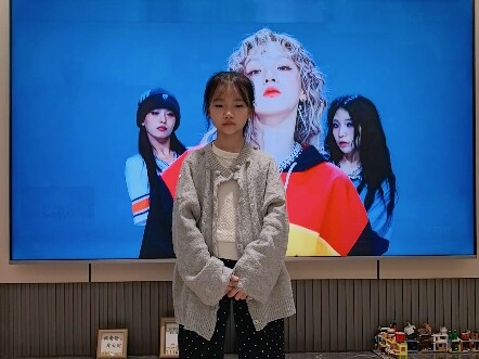 سأرقص نصف أغنية M.O. مع سونغ يوي تشي قبل النوم مساءً