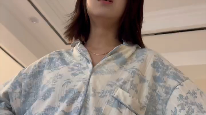 …………#腼腆害羞内向社恐文静小女生 #过了20岁总要带点风情万种