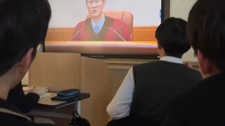 尹锡悦罢免时刻，韩国学生反应 ！！！