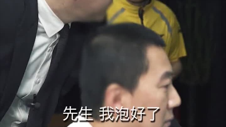 Cuộc sống vốn không dễ dàng, hãy dành chút ấm áp cho những người bên cạnh bạn!