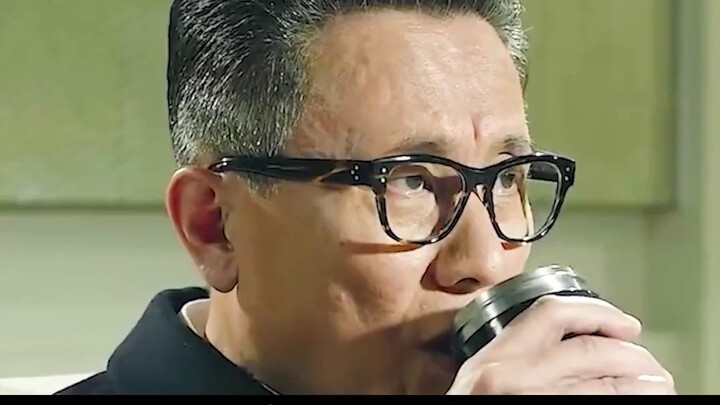 Không ngờ Bí thư Cao lại là người như vậy, nói một đằng làm một nẻo.