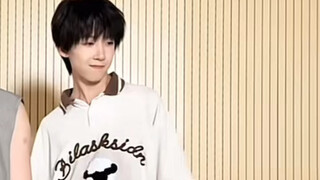 一想到待会儿能跳心心念念的控制流舞蹈就忍不住偷笑的小哥哥一枚