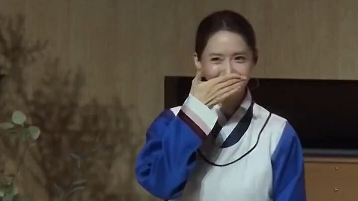 【LE SSERAFIM】Lin Yoon-a tantangan ‘Spaghetti’!!! | OMG 😳 Sekarang adalah Girls’ Generation!