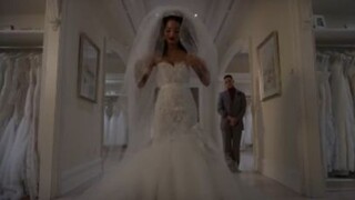 POSE- CHOOSING THE WEDDING DRESS
