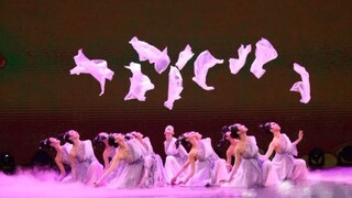 No wonder emperors didn't attend court early! Five dances take you through the prosperity of differe