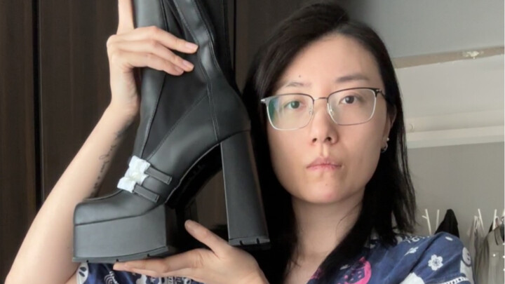 中岛美嘉同款靴子，这鞋跟比我命都长…