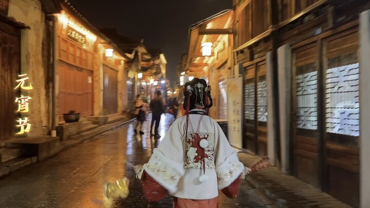 มา补วิดีโอเมื่อคืนนี้หน่อย～～การเชิดมังกร เชิดสิงโต และเดินชมโคมไฟนั้นสุดยอดมาก!! ฉันรักวัฒนธรรมดั้งเด