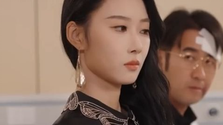 Tiga bawahannya yang cantik setia menunggunya selama enam tahun