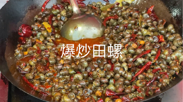 หอยทากระเบิดแห่งตลาดกลางคืน! หอยทากของร้านนี้เจ้าของไปงมเองจากแม่น้ำเลย!