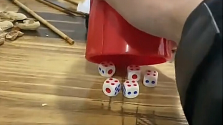 الطرف المقابل إما لاعب ماهر أو لاعب ضعيف.