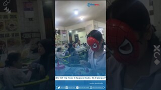 Perjuangan Ibu Demi Baby Todler Mau Makan, Sampai Rela Pakai Topeng Spiderman di Restoran