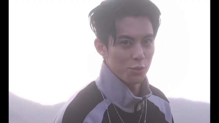 But he says that if he ever has a girlfriend, he’ll absolutely spoil her rotten—Wang Hedi’s ideal ty