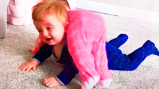 Funniest Twins Baby Moments - วิดีโอฝาแฝดเด็ก