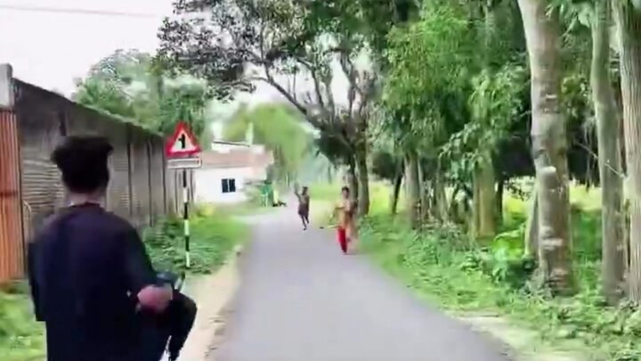 A Bangladeshi man wielding a knife attempted to attack a woman holding an infant.