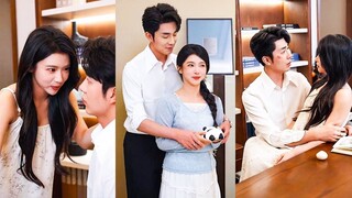 Demi menyelamatkan ayah, aku menikah dengan bos CEO-ku yang dingin, tapi dia memanjakanku!