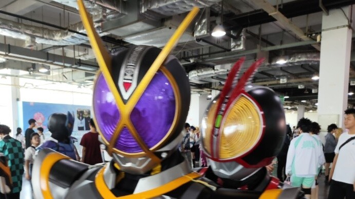 A carnival of leather suit people.