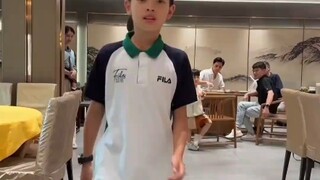 女子晒出潮汕家族里的十个孩子，从大到小依次出场！！