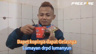Gelas keren Kolaborasi Free Fire X Top Coffee