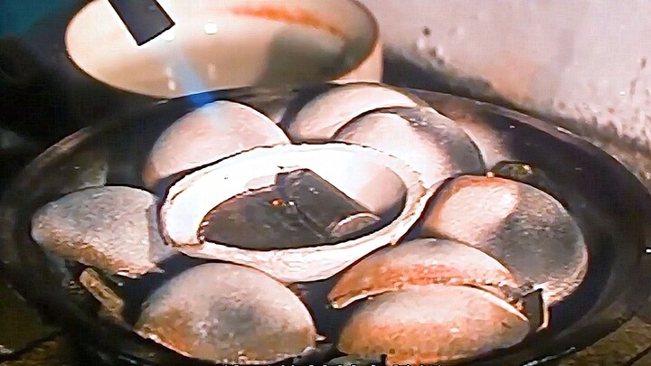 A filial son-in-law makes silver for his mother-in-law, but the material he uses turns out to be tin