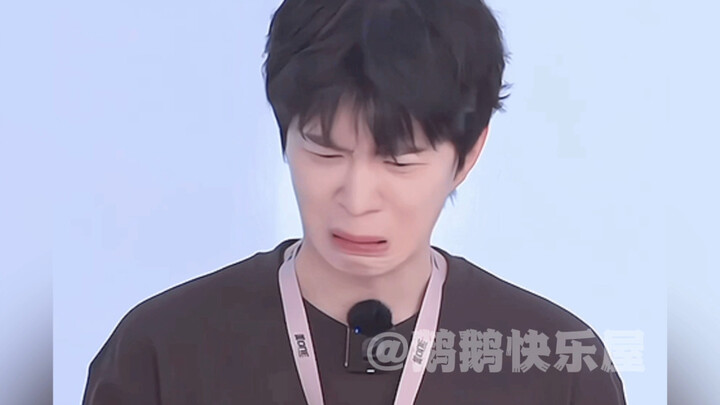 Bai Lu and Fan Chengcheng kept dumping water on each other’s heads—so hilarious!