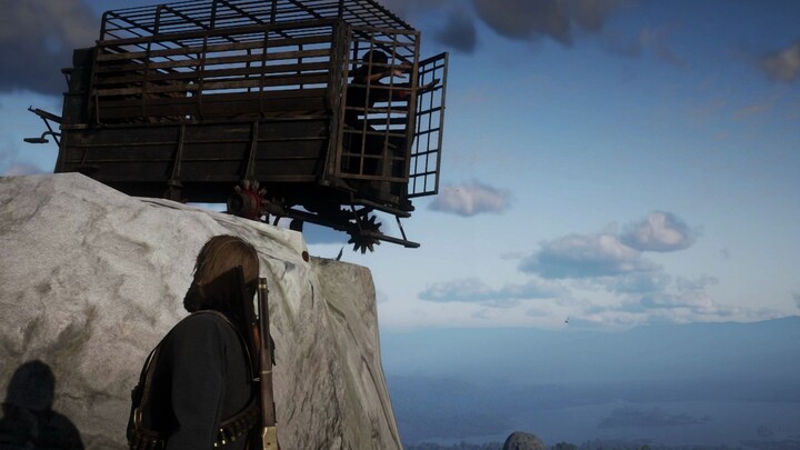 Semuanya sudah melihat, dia sendiri yang berjalan turun.