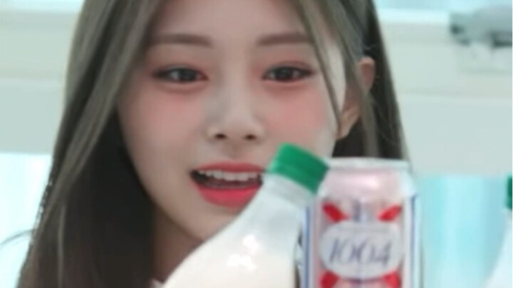 พี่สาวดื่มนม น้องเล็กดื่มเหล้า
