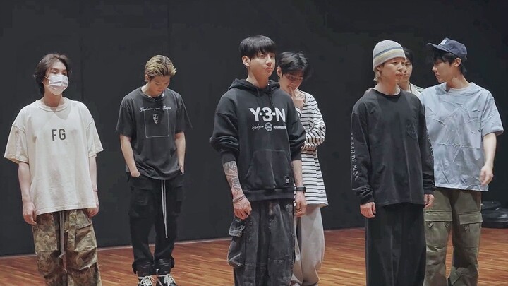 [Chinese Subtitles] BTS’ New Song “SWIM” Dance Practice Behind-the-Scenes Released on April 21, 2026