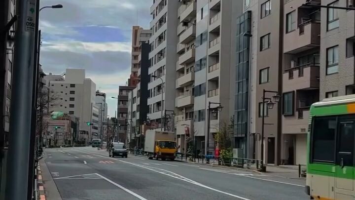 hening dalam nada adalah seni dewasa yang sulit didapat.