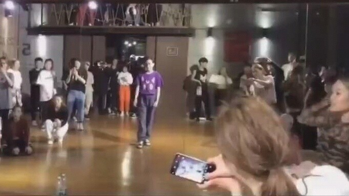 พระจันทร์ ปริซึม พลังสาวสวย เต้นแปลงร่าง