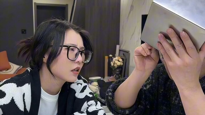 I’ve never seen siblings this obsessed with money!