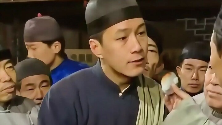 Người đàn ông ra chợ mua đồ cổ nhưng chẳng ngờ lại bị lừa một cách bất ngờ.