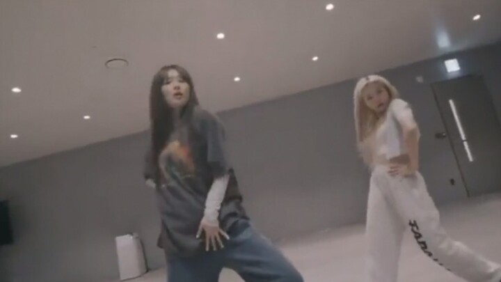 Red Velvet's Seulgi updates her Instagram – Practice Room - Cartier